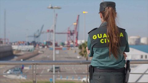 Au coeur des douanes : Espagne — RMC STORY 16:30