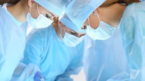 Sauver bébé dans le ventre de sa mère