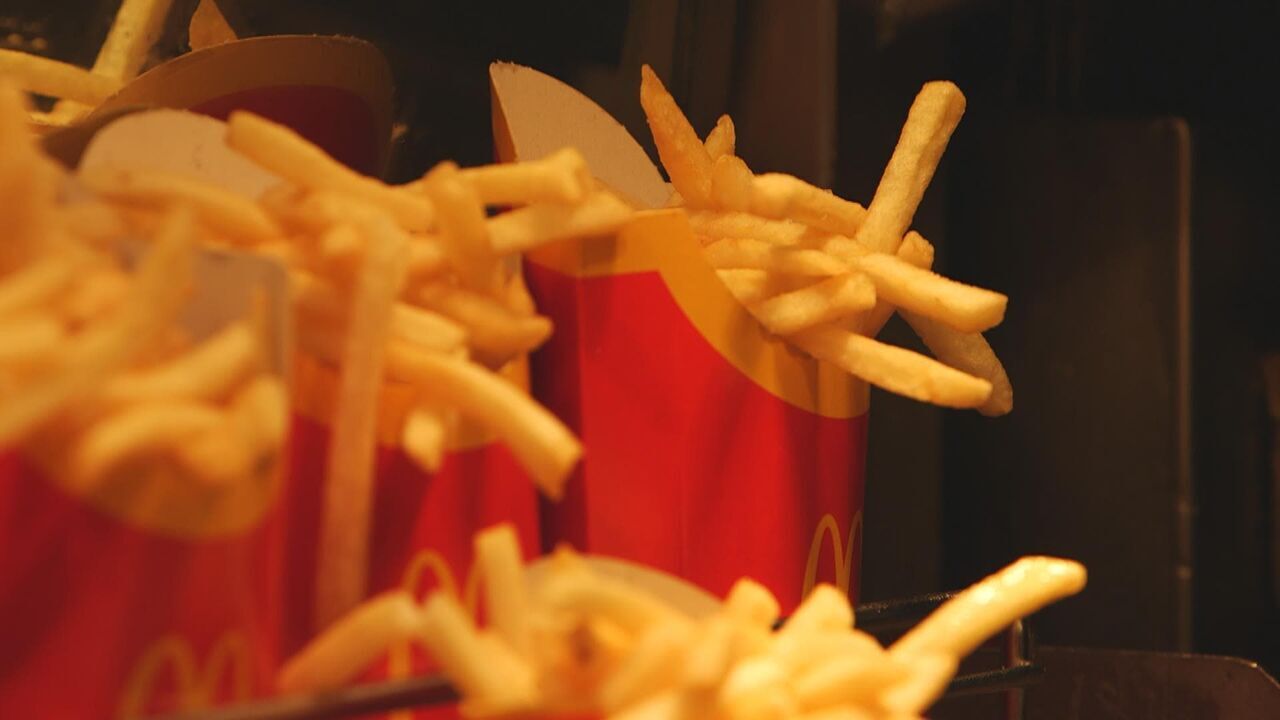 Inside McDo : un an dans le restaurant n°1 en France — RMC STORY 22:30