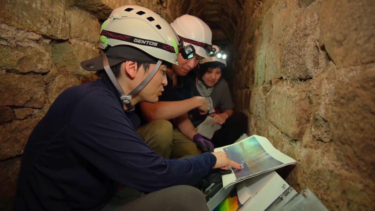A la recherche des tombes royales mayas