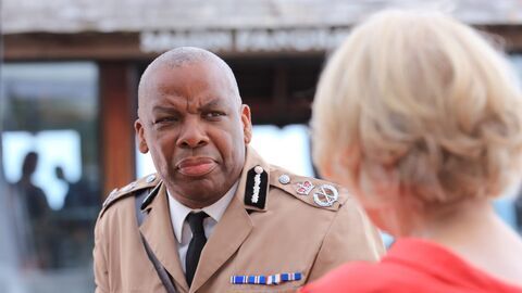 Meurtres au paradis - France 3