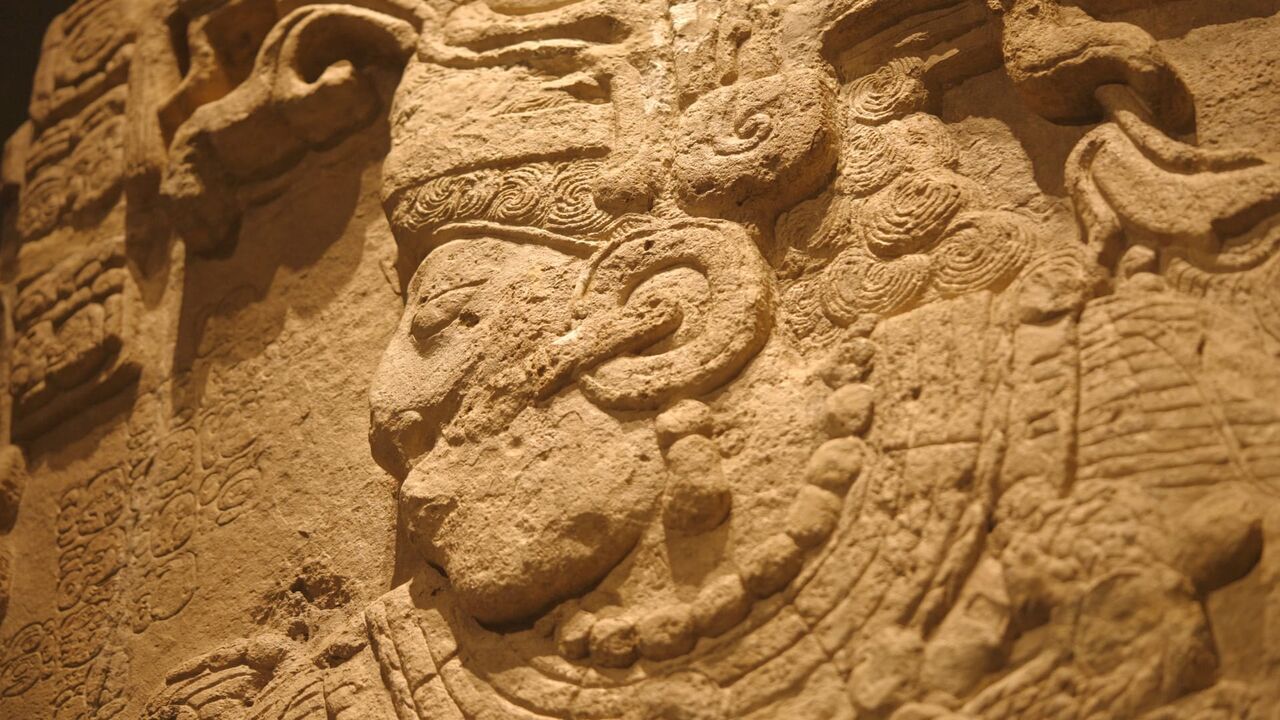 Le mystère des Mayas : des origines à la chute
